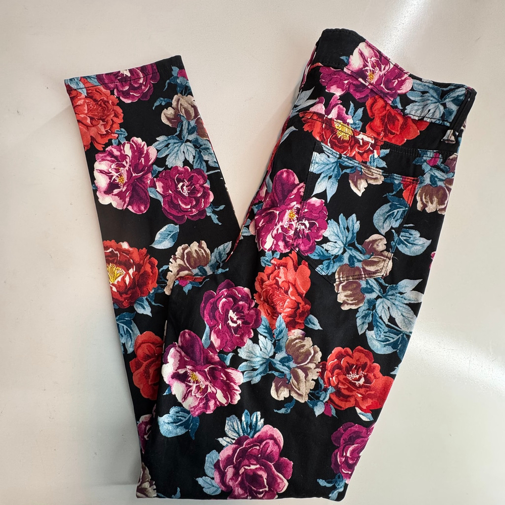 Chico's Women's 1R US 8R Multi Denim Jean Regal Floral Rose Jegging Pants NWT - Picture 4 of 14